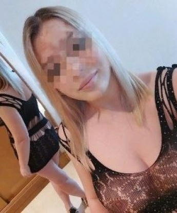У меня есть огромный выбор услуг, которые ты можешь попробовать. От классического массажа до эротических игр и ролевых сценариев - я могу удовлетворить любые твои желания. У меня есть много положительных отзывов и красивые фото, чтобы убедиться в моей привлекательности. 📸 Я живу в Москве и готова встретиться с тобой в любое время. Не упусти возможность окунуться в мир наслаждения и страсти со мной. Обращайся 😉 Дина
